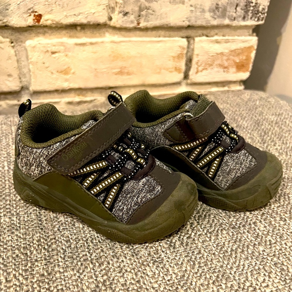 Oshkosh Toddler size 4 sneakers